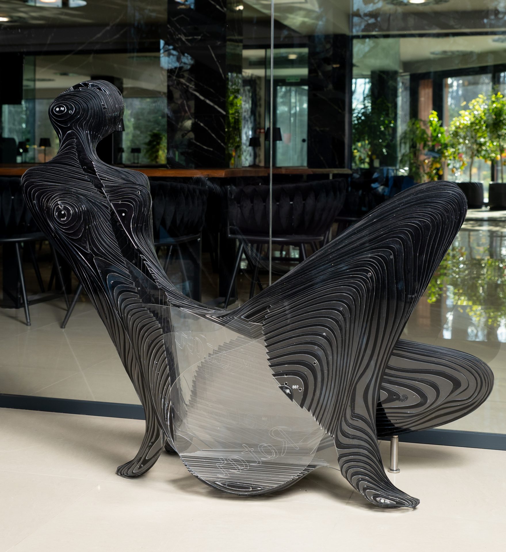 Багато шарова скульптура